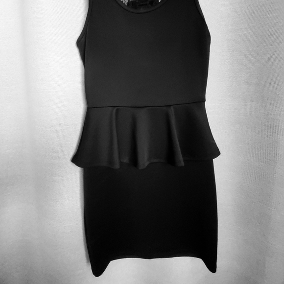 Robe chic - Picture 3 of 3